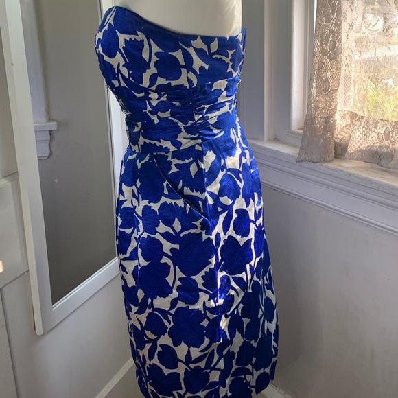 Dress - Picture 6 of 7